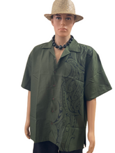 Load image into Gallery viewer, Men’s Vertical Green Tribal Aloha Shirt
